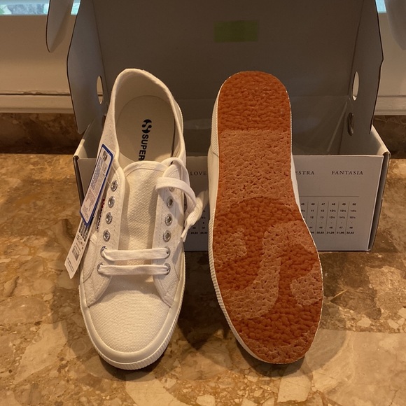 White Superga 2750 COTU CLASSIC. Brand new in box Womens 9 - Picture 3 of 7